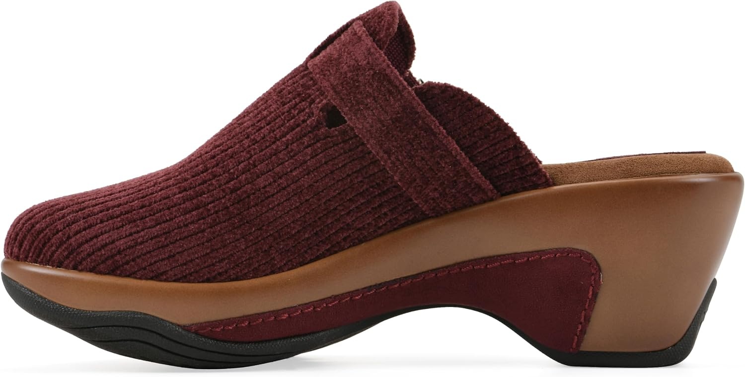 image:imageWHITE MOUNTAIN Womens Vias Platform ClogBurgundy Fabric